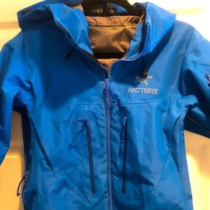 Arc’teryx women’s jacket, good condition